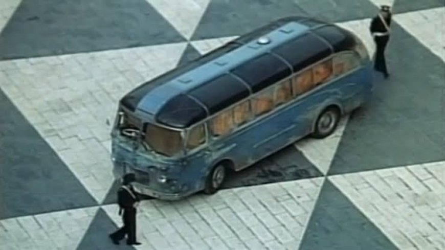 "Otobüs" (1974): Tunç Okan’ın Yasaklı Başyapıtı