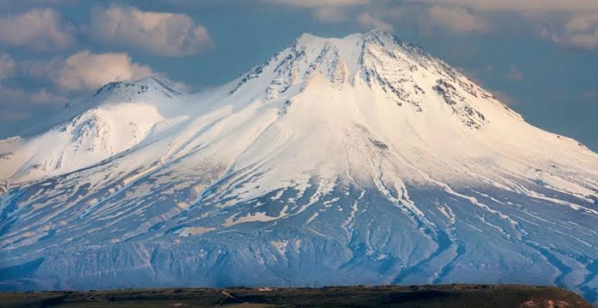 Büyük ve Küçük Ağrı Dağları'nın Sınırları Aşan Güzelliği