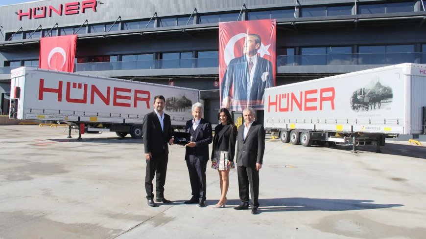 Tırsan, Cumhuriyet’in 102. yılında Hüner’e 500 treyler teslim etti